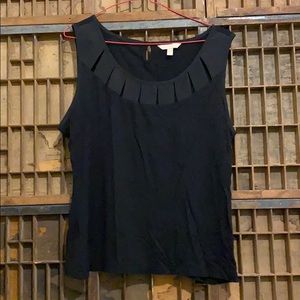 Detailed neckline blouse